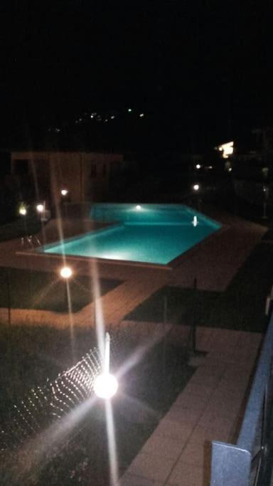Luxurious Attic-Swimming Pool Villa Riva di Solto Exterior photo